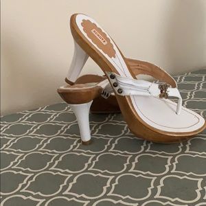 💥Schultz Platform Thong Shoe - Size 8💥